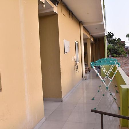 Hotel International & Restaurant Amethi Экстерьер фото