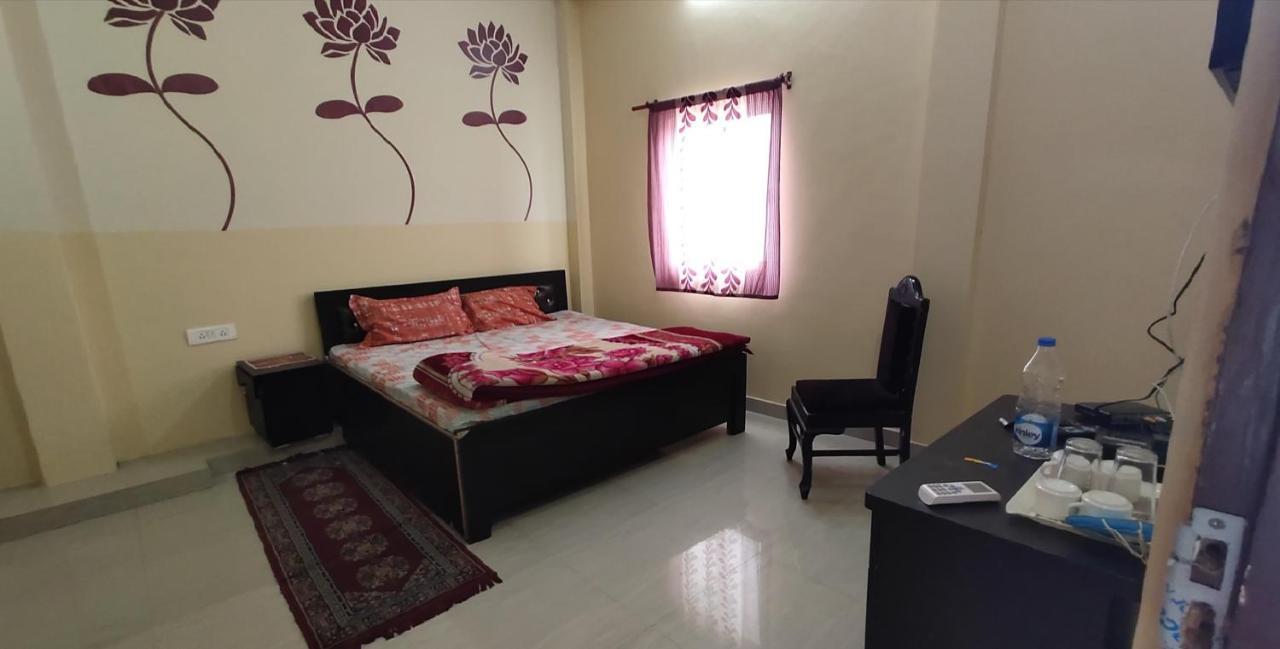 Hotel International & Restaurant Amethi Экстерьер фото