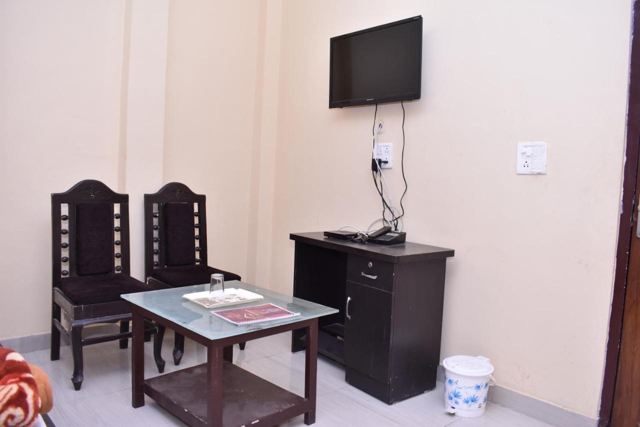 Hotel International & Restaurant Amethi Экстерьер фото